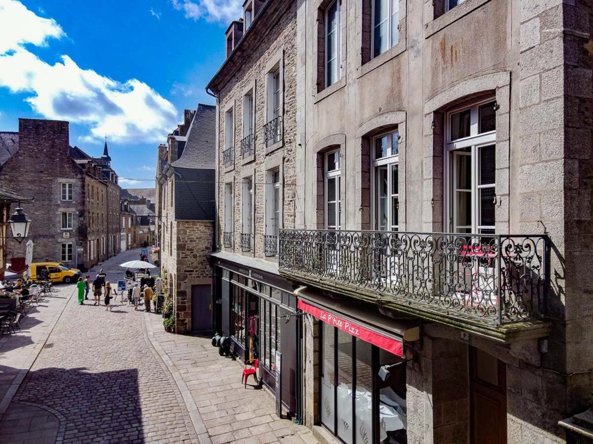 Appartement De La Tour De L'Horloge De دينان المظهر الخارجي الصورة