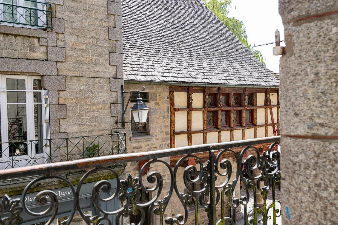 Appartement De La Tour De L'Horloge De دينان المظهر الخارجي الصورة